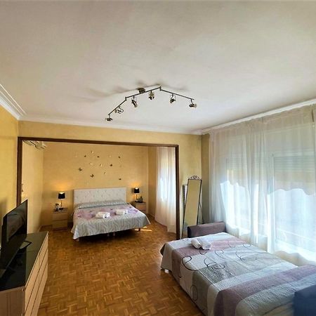 Villarroel Habitaciones 바르셀로나 외부 사진